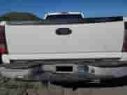 2005 Chevrolet Silverado 1500 z VIN 1GCEC14V85Z152121, wystawiony jako Copart lot #49005945 z przebiegiem 323 251 mil mil oraz Szkoda całkowita • Salvage title. Historia ofert i sprzedaży dostępna na DreamBid. Obrazek 10.