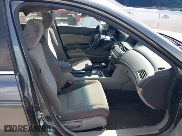 2010 Honda Accord LX z VIN 1HGCP2F32AA174607, wystawiony jako IAAI lot #43354547 z przebiegiem 264 503 mil mil oraz . Historia ofert i sprzedaży dostępna na DreamBid. Obrazek 5.