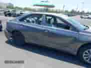 2017 Toyota Camry XLE z VIN 4T1BF1FK6HU369645, wystawiony jako IAAI lot #42371611 z przebiegiem 65 716 mil mil oraz . Historia ofert i sprzedaży dostępna na DreamBid. Obrazek 6.