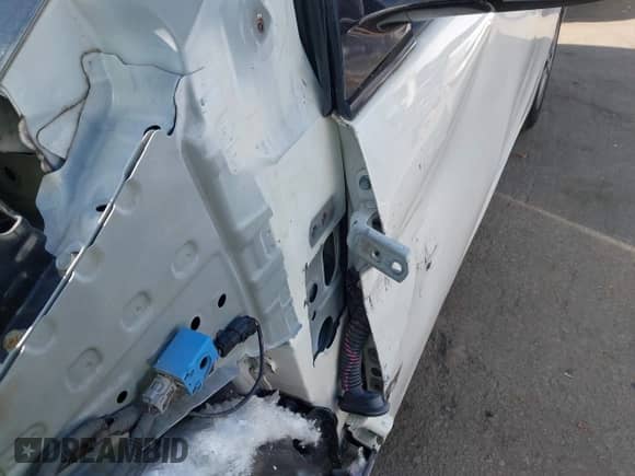 2018 Toyota Prius Two with VIN JTDKBRFUXJ3058120, listed as a IAAI auction lot 43289991 with 116,070 mi miles and . Bid and sale history available at DreamBid. Image 18.