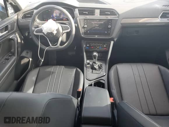 2024 Volkswagen Tiguan SE with VIN 3VVNB7AX8RM140653, listed as a Copart auction lot 70442915 with 5,015 mi miles and Non repairable. Bid and sale history available at DreamBid. Image 8.