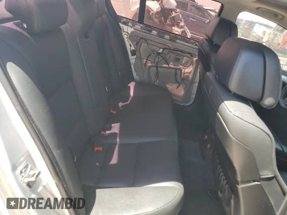 2010 BMW 5 Series 528i z VIN WBANU5C56AC124544, wystawiony jako Copart lot #53671865 z przebiegiem 233 979 mil mil oraz Szkoda całkowita • Salvage title. Historia ofert i sprzedaży dostępna na DreamBid. Obrazek 10.