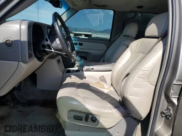 2001 Chevrolet Suburban LT с VIN 3GNFK16T31G133044, выставлен на аукционе Copart как лот 71168145 с пробегом 226 205 миль миль и Списание • Salvage title. История ставок и продаж доступна на DreamBid. Изображение 7.