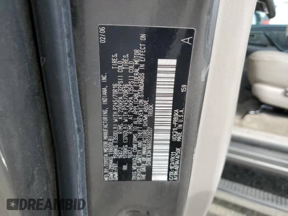 2006 Toyota Tundra SR5 с VIN 5TBET34166S523927, выставлен на аукционе Copart как лот 82282305 с пробегом 166 038 миль миль и Списание • Salvage title. История ставок и продаж доступна на DreamBid. Изображение 12.