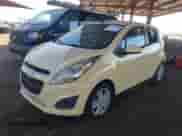 2014 Chevrolet Spark LT z VIN KL8CD6S95EC589075, wystawiony jako IAAI lot #43355883 z przebiegiem 99 650 mil mil oraz . Historia ofert i sprzedaży dostępna na DreamBid. Obrazek 2.