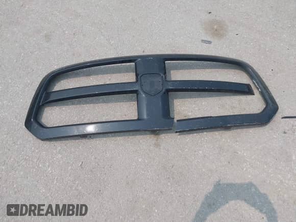 2017 Ram 1500 Tradesman z VIN 1C6RR7FG7HS845431, wystawiony jako IAAI lot #42377730 z przebiegiem 185 383 mil mil oraz . Historia ofert i sprzedaży dostępna na DreamBid. Obrazek 12.