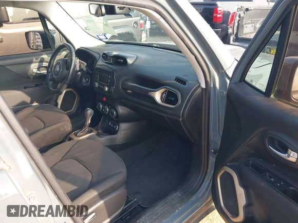2017 Jeep Renegade Latitude z VIN ZACCJABB3HPE72746, wystawiony jako IAAI lot #42374718 z przebiegiem 92 272 mil mil oraz . Historia ofert i sprzedaży dostępna na DreamBid. Obrazek 5.