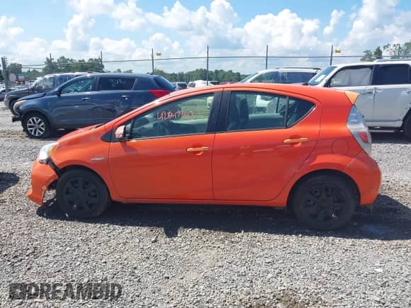 2012 Toyota Prius One z VIN JTDKDTB38C1017620, wystawiony jako IAAI lot #42647343 z przebiegiem 146 011 mil mil oraz . Historia ofert i sprzedaży dostępna na DreamBid. Obrazek 15.