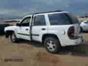 2005 Chevrolet TrailBlazer LS z VIN 1GNDT13S452238321, wystawiony jako Copart lot #70226125 z przebiegiem 179 126 mil mil oraz Szkoda całkowita • Salvage title. Historia ofert i sprzedaży dostępna na DreamBid. Obrazek 2.