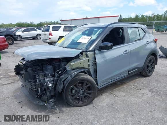 2022 Nissan Kicks SR z VIN 3N1CP5DVXNL494456, wystawiony jako IAAI lot #42712775 z przebiegiem 40 283 mil mil oraz . Historia ofert i sprzedaży dostępna na DreamBid. Obrazek 18.