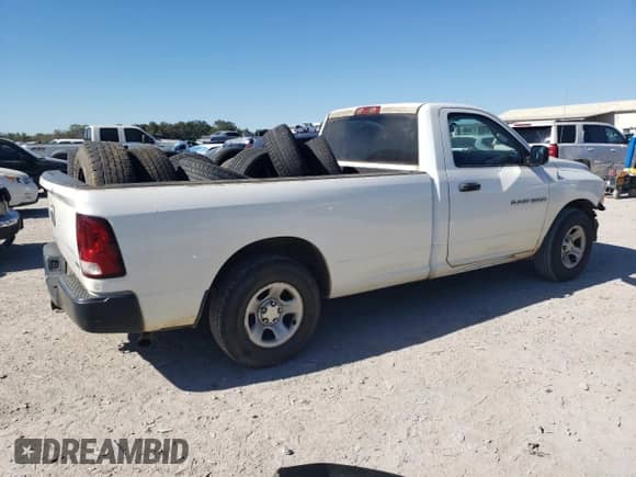 2012 Ram 1500 ST z VIN 3C6JD6DP7CG226739, wystawiony jako Copart lot #75513144 z przebiegiem 267 310 mil mil oraz Szkoda całkowita • Salvage title. Historia ofert i sprzedaży dostępna na DreamBid. Obrazek 3.