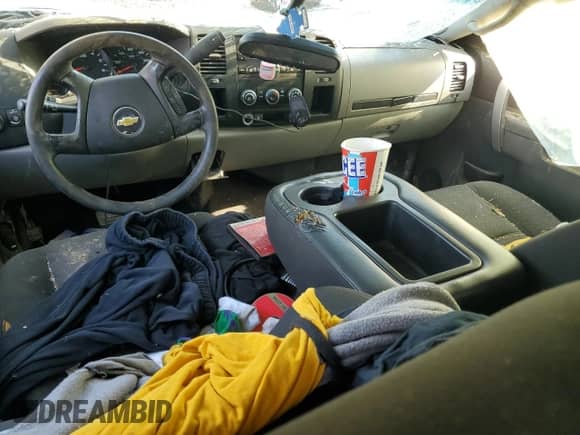 2011 Chevrolet Silverado 1500 LS z VIN 3GCPCREA4BG101987, wystawiony jako Copart lot #80147265 z przebiegiem 175 913 mil mil oraz Szkoda całkowita • Salvage title. Historia ofert i sprzedaży dostępna na DreamBid. Obrazek 8.