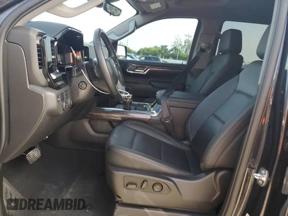 2024 Chevrolet Silverado 1500 z VIN 3GCPAEE86RG288574, wystawiony jako Copart lot #63547245 z przebiegiem 26 929 mil mil oraz Szkoda całkowita • Salvage title. Historia ofert i sprzedaży dostępna na DreamBid. Obrazek 7.