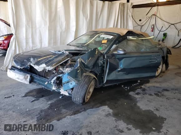 1996 Ford Mustang GT z VIN 1FALP45XXTF195022, wystawiony jako Copart lot #81088355 z przebiegiem 127 304 mil mil oraz Szkoda całkowita • Salvage title. Historia ofert i sprzedaży dostępna na DreamBid. Obrazek 1.