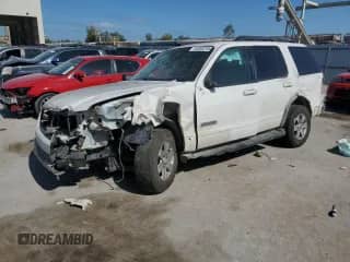 2008 Ford Explorer XLT z VIN 1FMEU73E58UB07474, wystawiony jako Copart lot #85384255 z przebiegiem 275 061 mil mil oraz Szkoda całkowita • Salvage title. Historia ofert i sprzedaży dostępna na DreamBid. Obrazek 1.