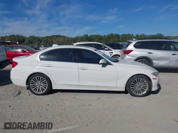 2015 BMW 3 Series 328i с VIN WBA3A5C50FF607100, выставлен на аукционе IAAI как лот 43360933 с пробегом 110 190 миль миль и . История ставок и продаж доступна на DreamBid. Изображение 13.