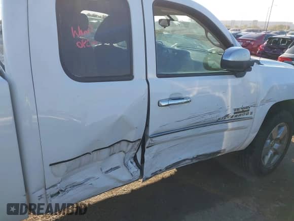 2009 Chevrolet Silverado 1500 LT z VIN 1GCEC29J49Z272449, wystawiony jako IAAI lot #43393721 z przebiegiem 162 795 mil mil oraz . Historia ofert i sprzedaży dostępna na DreamBid. Obrazek 6.