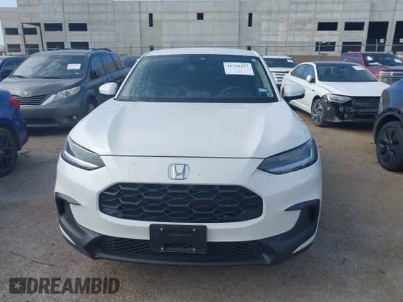 2025 Honda HR-V LX с VIN 3CZRZ1H31SM743505, выставлен на аукционе IAAI как лот 42721427 с пробегом 5 943 миль миль и . История ставок и продаж доступна на DreamBid. Изображение 12.