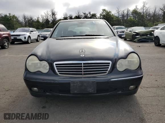 2004 Mercedes-Benz C 240 with VIN WDBRF81J24F554976, listed as a Copart auction lot 68627595 with 58,916 mi miles and Salvage title. Bid and sale history available at DreamBid. Image 5.