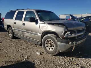 2002 Chevrolet Suburban LT z VIN 1GNEC16Z12J190100, wystawiony jako Copart lot #76622984 z przebiegiem 341 365 mil mil oraz Szkoda całkowita • Salvage title. Historia ofert i sprzedaży dostępna na DreamBid. Obrazek 4.