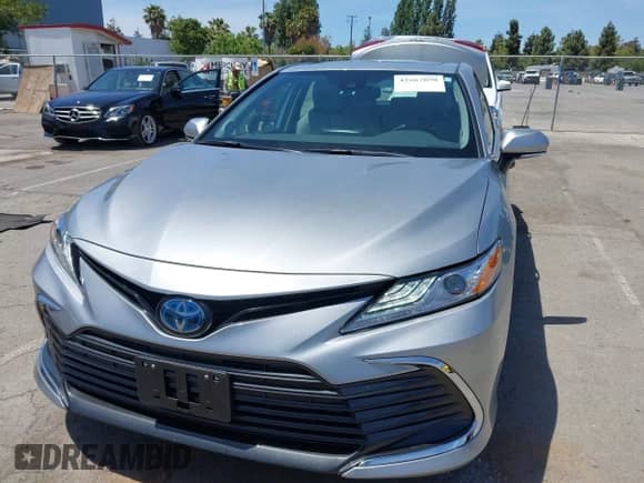 2023 Toyota Camry Hybrid XLE с VIN 4T1F31AK7PU613965, выставлен на аукционе IAAI как лот 42267850 с пробегом 25 184 миль миль и . История ставок и продаж доступна на DreamBid. Изображение 13.