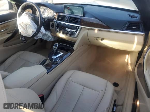 2016 BMW 4 Series 428i z VIN WBA3N7C52GK226180, wystawiony jako Copart lot #81838055 z przebiegiem 80 310 mil mil oraz Szkoda całkowita • Salvage title. Historia ofert i sprzedaży dostępna na DreamBid. Obrazek 8.