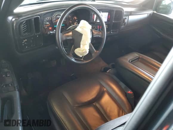 2006 Chevrolet Silverado 1500 Work Truck с VIN 1GCEC14V26Z133405, выставлен на аукционе Copart как лот 68548305 с пробегом 73 598 миль миль и Списание • Salvage title. История ставок и продаж доступна на DreamBid. Изображение 8.