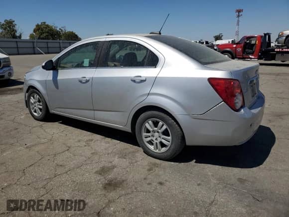 2016 Chevrolet Sonic LT z VIN 1G1JC5SG5G4110640, wystawiony jako Copart lot #70602995 z przebiegiem 137 875 mil mil oraz Czysty tytuł • Clean title. Historia ofert i sprzedaży dostępna na DreamBid. Obrazek 2.