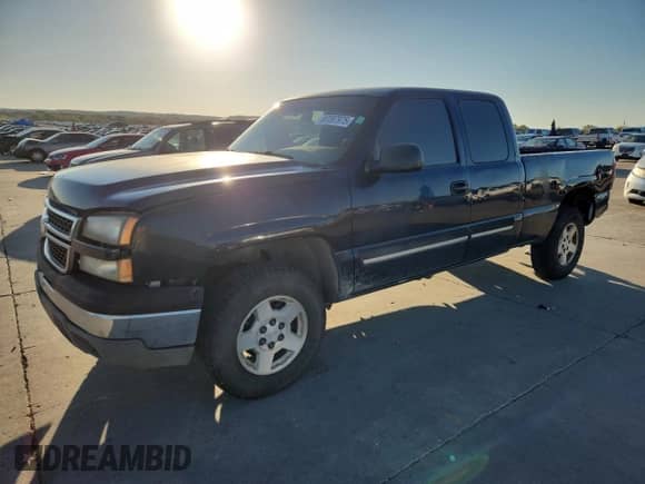 2007 Chevrolet Silverado 1500 LT1 with VIN 1GCEC19ZX7Z190013, listed as a Copart auction lot 87287975 with 232,201 mi miles and Salvage title. Bid and sale history available at DreamBid. Image 1.