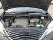 2015 Toyota Sienna LE AAS z VIN 5TDKK3DC8FS688750, wystawiony jako IAAI lot #42850729 z przebiegiem 192 472 mil mil oraz . Historia ofert i sprzedaży dostępna na DreamBid. Obrazek 10.