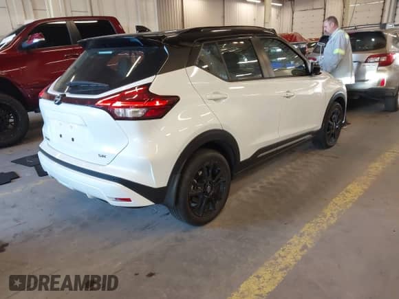 2024 Nissan Kicks SR с VIN 3N1CP5DV6RL560300, выставлен на аукционе IAAI как лот 42207596 с пробегом 7 423 миль миль и . История ставок и продаж доступна на DreamBid. Изображение 4.