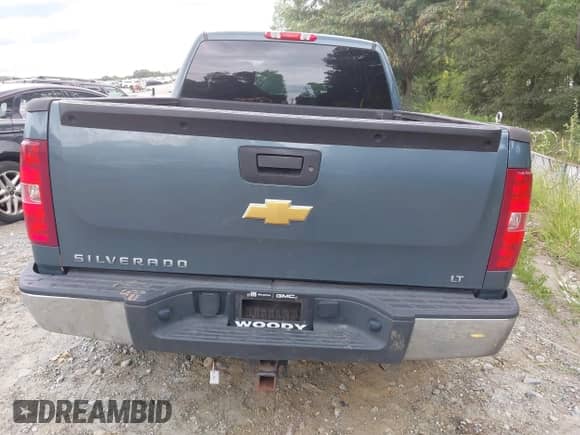 2013 Chevrolet Silverado 1500 LT z VIN 1GCRKSE78DZ324253, wystawiony jako IAAI lot #42962249 z przebiegiem 208 385 mil mil oraz . Historia ofert i sprzedaży dostępna na DreamBid. Obrazek 16.