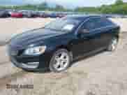 2015 Volvo S60 T5 Premier с VIN YV1612TK7F1357446, выставлен на аукционе IAAI как лот 41867566 с пробегом 90 023 миль миль и . История ставок и продаж доступна на DreamBid. Изображение 2.