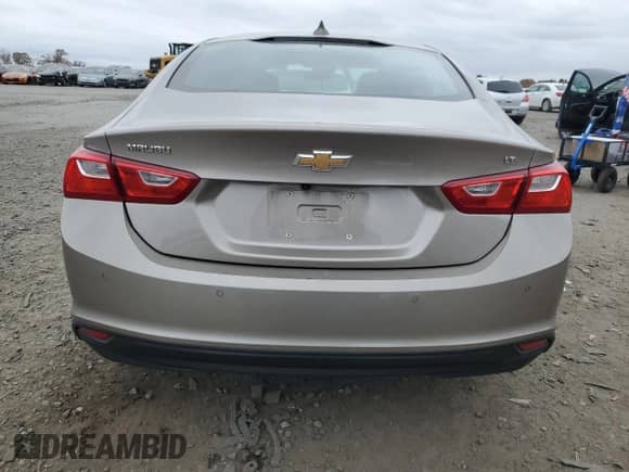 2024 Chevrolet Malibu LT z VIN 1G1ZD5ST4RF184376, wystawiony jako Copart lot #90301675 z przebiegiem 37 388 mil mil oraz Czysty tytuł • Clean title. Historia ofert i sprzedaży dostępna na DreamBid. Obrazek 6.