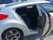 2013 Hyundai Veloster Turbo с VIN KMHTC6AE6DU083543, выставлен на аукционе IAAI как лот 43087332 с пробегом 158 716 миль миль и . История ставок и продаж доступна на DreamBid. Изображение 8.