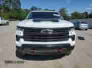 2024 Chevrolet Silverado 1500 LT Trail Boss z VIN 3GCUDFEL0RG244462, wystawiony jako Copart lot #52169645 z przebiegiem 11 421 mil mil oraz Szkoda całkowita • Salvage title. Historia ofert i sprzedaży dostępna na DreamBid. Obrazek 5.