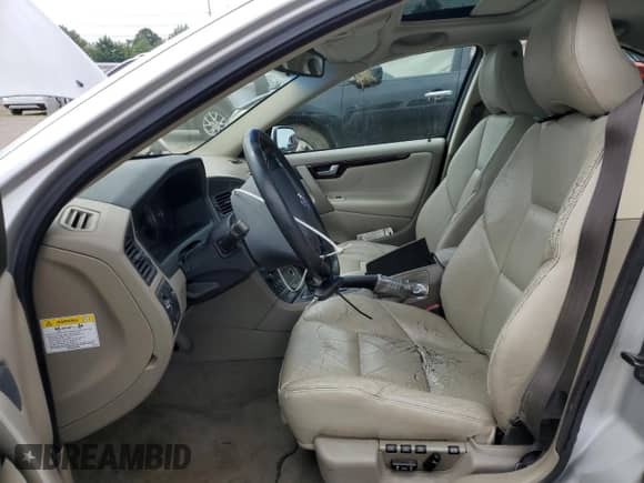 2004 Volvo S60 с VIN YV1RS59V842319339, выставлен на аукционе Copart как лот 61177875 с пробегом 147 712 миль миль и Списание • Salvage title. История ставок и продаж доступна на DreamBid. Изображение 7.