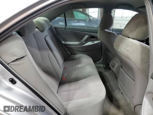 2011 Toyota Camry LE z VIN 4T1BF3EK9BU143247, wystawiony jako Copart lot #87411305 z przebiegiem 87 309 mil mil oraz Szkoda całkowita • Salvage title. Historia ofert i sprzedaży dostępna na DreamBid. Obrazek 10.