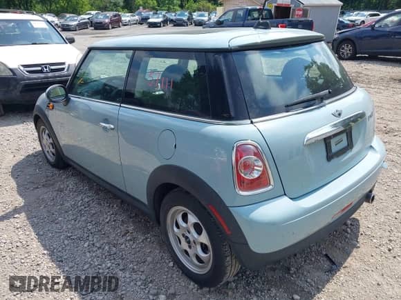 2013 MINI Hardtop с VIN WMWSU3C50DT689867, выставлен на аукционе IAAI как лот 42624675 с пробегом 57 111 миль миль и . История ставок и продаж доступна на DreamBid. Изображение 3.