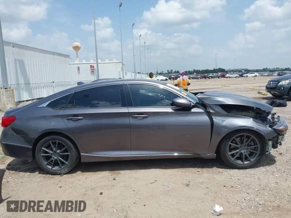 2018 Honda Accord EX z VIN 1HGCV3F4XJA013555, wystawiony jako IAAI lot #42741526 z przebiegiem 107 518 mil mil oraz . Historia ofert i sprzedaży dostępna na DreamBid. Obrazek 14.