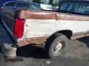 1989 Ford F-150 z VIN 1FTEX14N9KKB74136, wystawiony jako IAAI lot #43465076 z przebiegiem 75 512 mil mil oraz . Historia ofert i sprzedaży dostępna na DreamBid. Obrazek 6.