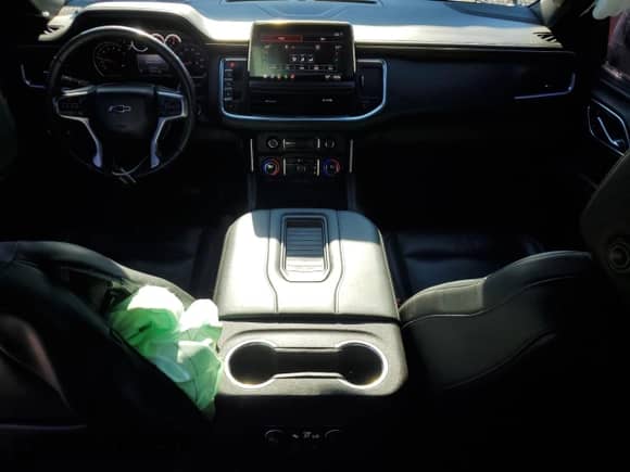 2021 Chevrolet Tahoe Z71 с VIN 1GNSKPKD2MR191912, выставлен на аукционе Copart как лот 87186925 с пробегом 125 360 миль миль и Списание • Salvage title. История ставок и продаж доступна на DreamBid. Изображение 8.