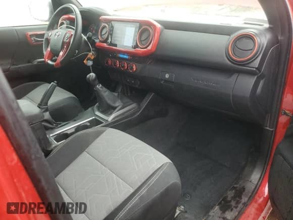 2022 Toyota Tacoma SR z VIN 3TYSZ5AN7NT097311, wystawiony jako Copart lot #58397415 z przebiegiem 64 409 mil mil oraz Szkoda całkowita • Salvage title. Historia ofert i sprzedaży dostępna na DreamBid. Obrazek 8.