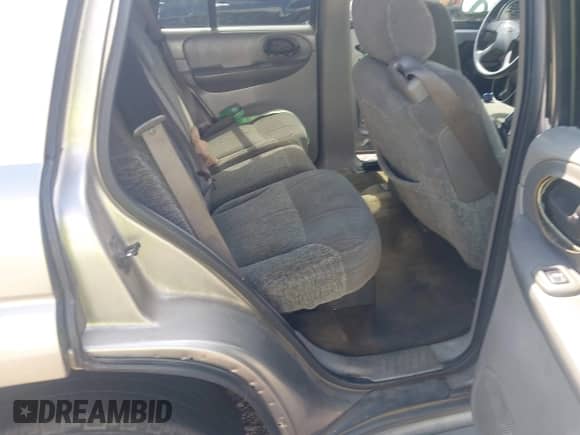 2002 Chevrolet TrailBlazer LS с VIN 1GNDS13S722325533, выставлен на аукционе IAAI как лот 42745251 с пробегом 360 959 миль миль и . История ставок и продаж доступна на DreamBid. Изображение 8.