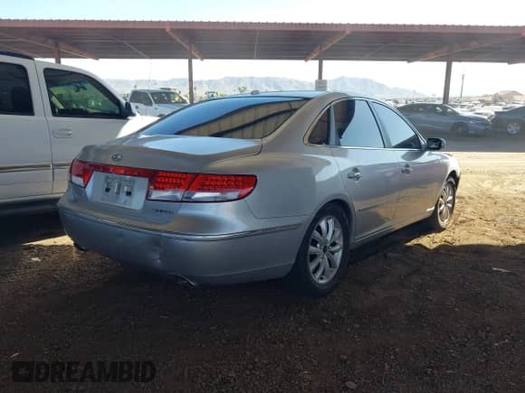 2007 Hyundai Azera SE с VIN KMHFC46F57A187739, выставлен на аукционе IAAI как лот 43385675 с пробегом 221 169 миль миль и . История ставок и продаж доступна на DreamBid. Изображение 4.