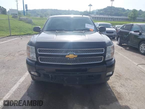 2012 Chevrolet Silverado 1500 LTZ z VIN 1GCPKTE71CF208793, wystawiony jako IAAI lot #42253393 z przebiegiem 148 971 mil mil oraz . Historia ofert i sprzedaży dostępna na DreamBid. Obrazek 12.
