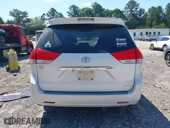 2011 Toyota Sienna XLE AAS with VIN 5TDYK3DCXBS152435, listed as a IAAI auction lot 42996237 with 205,858 mi miles and . Bid and sale history available at DreamBid. Image 17.