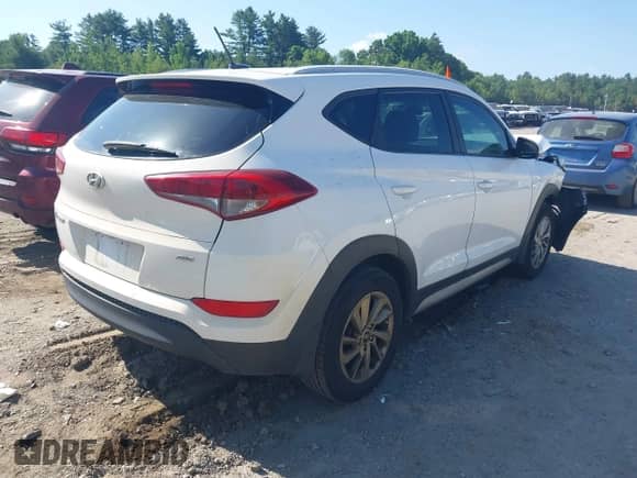 2017 Hyundai Tucson SE z VIN KM8J3CA40HU346841, wystawiony jako IAAI lot #42587422 z przebiegiem 188 530 mil mil oraz . Historia ofert i sprzedaży dostępna na DreamBid. Obrazek 4.