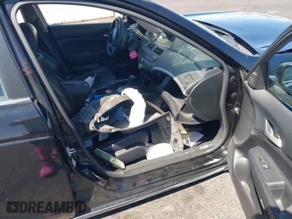 2011 Honda Accord SE с VIN 1HGCP2F6XBA136005, выставлен на аукционе IAAI как лот 43218647 с пробегом Не указан миль и . История ставок и продаж доступна на DreamBid. Изображение 5.