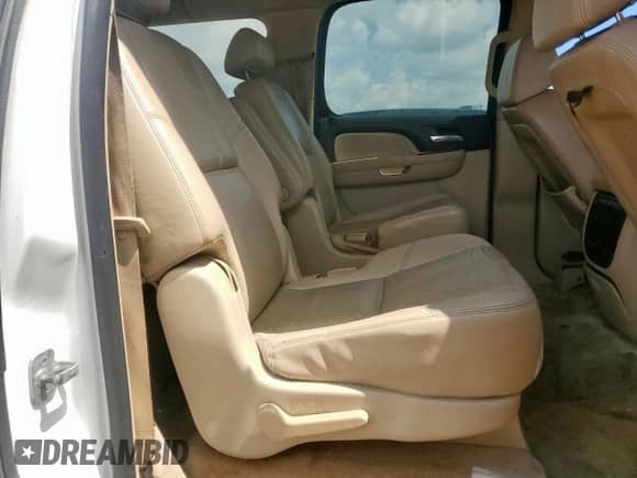 2008 Chevrolet Suburban LTZ z VIN 3GNFC16088G147809, wystawiony jako Copart lot #64783665 z przebiegiem 337 273 mil mil oraz Szkoda całkowita • Salvage title. Historia ofert i sprzedaży dostępna na DreamBid. Obrazek 11.
